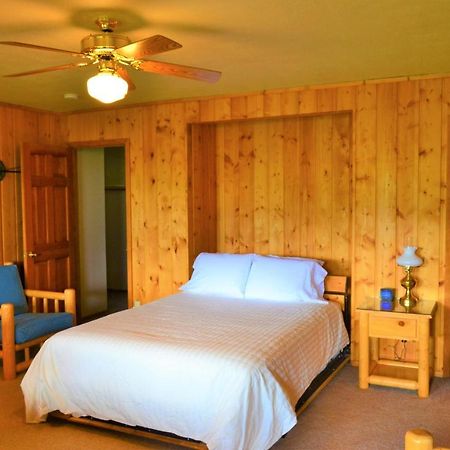 Twin Peaks Guest Ranch Villa Salmon Kültér fotó