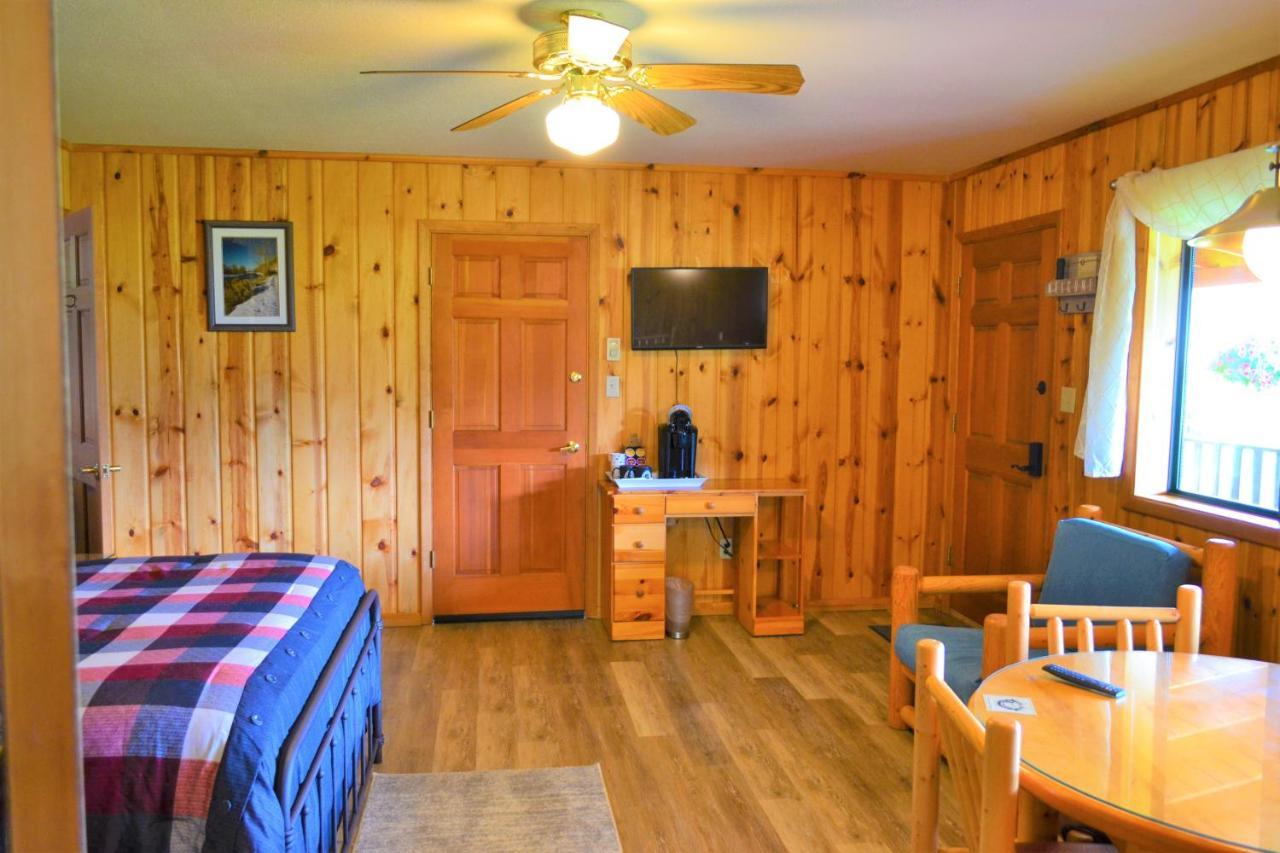 Twin Peaks Guest Ranch Villa Salmon Kültér fotó