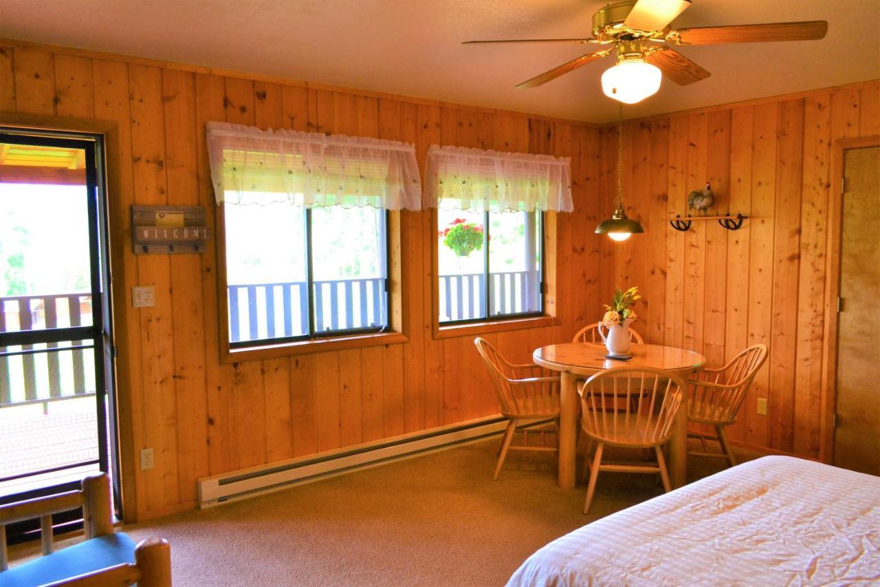Twin Peaks Guest Ranch Villa Salmon Kültér fotó