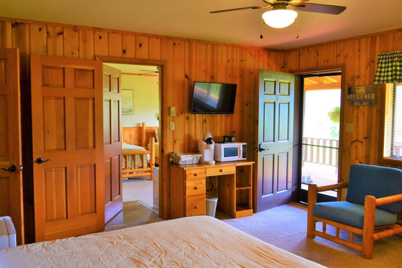 Twin Peaks Guest Ranch Villa Salmon Kültér fotó