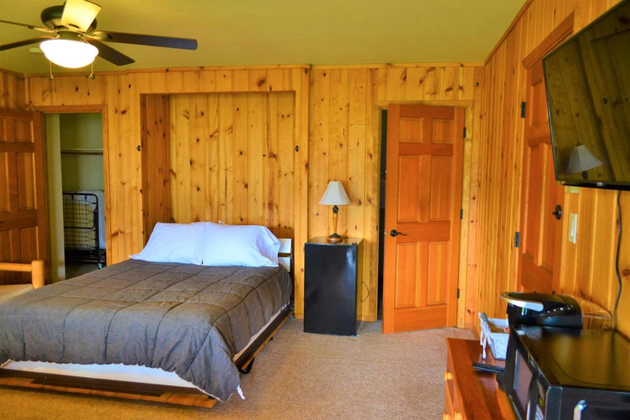 Twin Peaks Guest Ranch Villa Salmon Kültér fotó