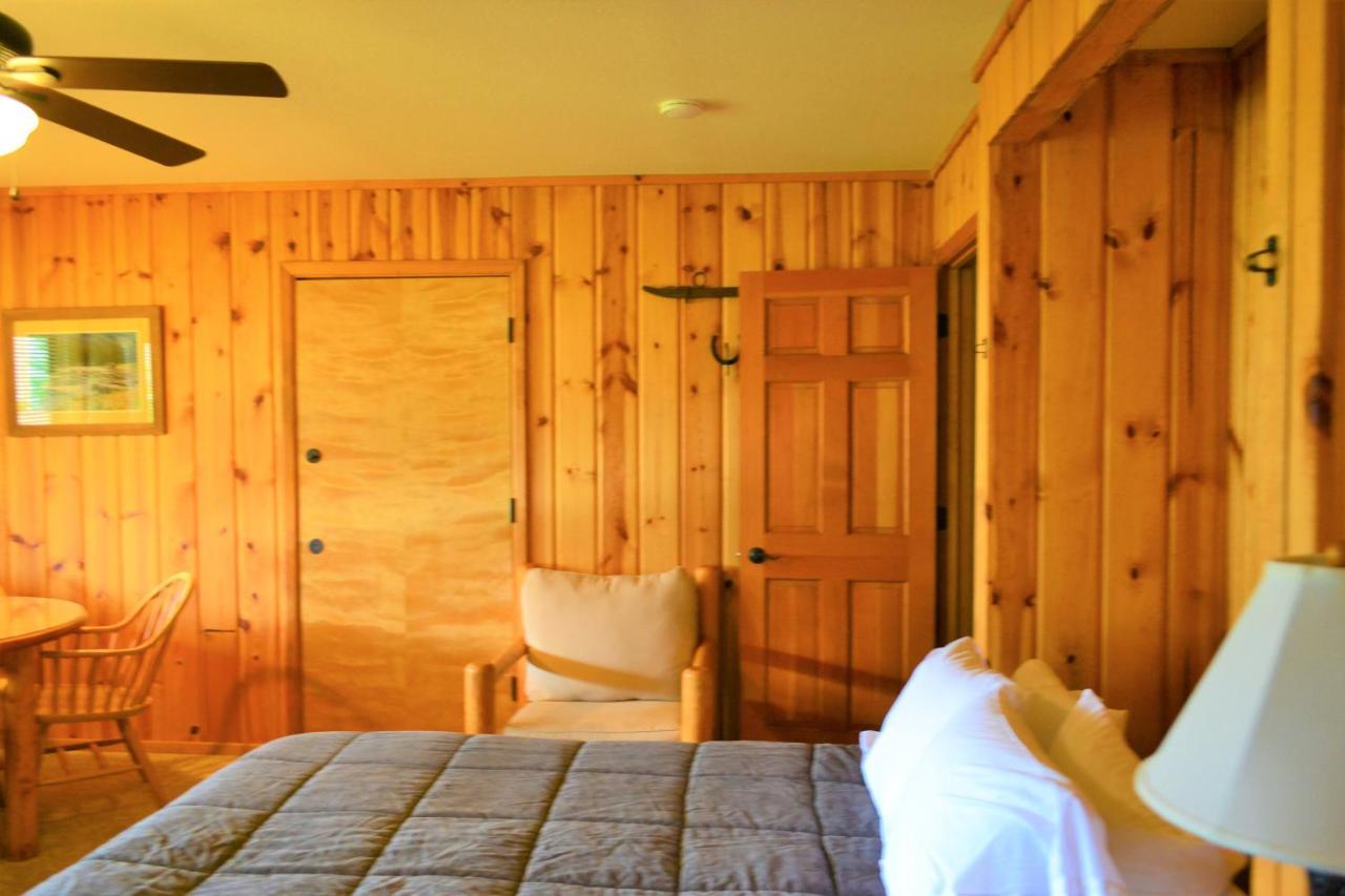 Twin Peaks Guest Ranch Villa Salmon Kültér fotó